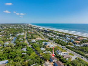Dog-friendly home steps from the beach Grill and Patio